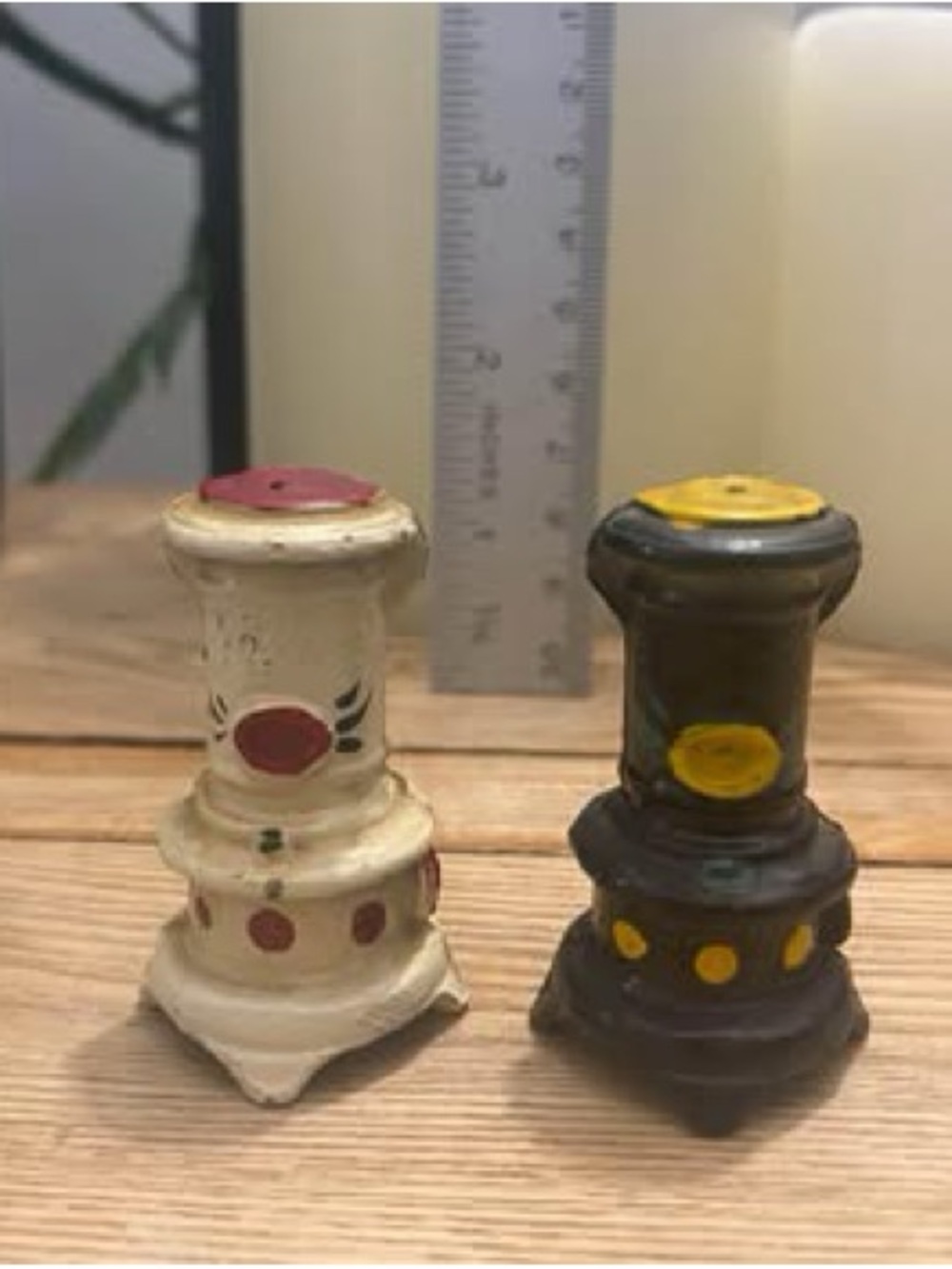 Vintage Metal Potbelly Wood Stove Salt & Pepper Shakers Set Black Cream
